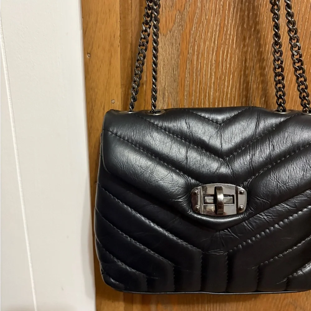 Divina Firenze Black Quilted Shoulder Bag with Chain-Strap Hardware